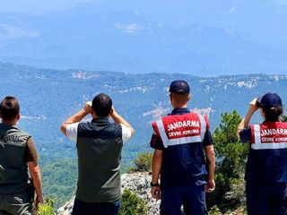 Muğla’da ekipler, yangınlara karşı nöbette