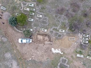 Diyarbakır’da mezarlık kazısında tarihi mozaik keşfi