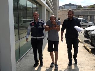 Samsun'da hırsızlık için el feneriyle girdiği inşaatta, suçüstü yakalandı