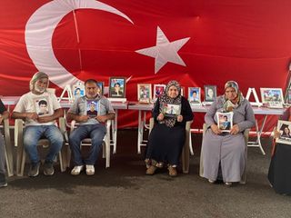 Diyarbakır'da evlat nöbeti: Anneler evlatlarına kavuşmak istiyor