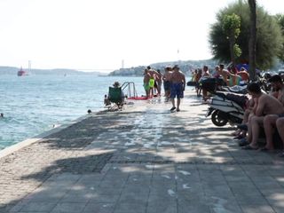 İstanbullular güneşli havada sahillere akın etti
