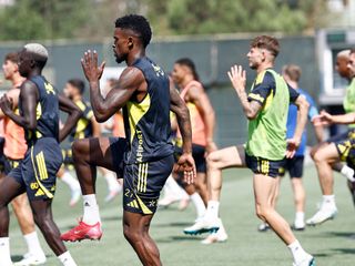 Fenerbahçe'de Feyenoord maçı hazırlıkları sürüyor