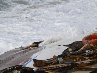 Yemen açıklarında göçmen teknesi alabora oldu: 55 ölü