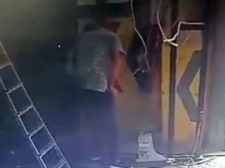 İstanbul'da ustaya ait matkabı çalan hırsız kameraya yakalandı
