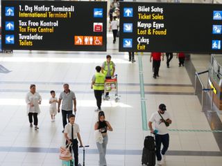 Antalya turizmde rekor tazeledi: Bir günde 105 bin turist geldi