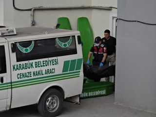 Karabükte cezaevinden izinli çıkan şahıs eşinin evini ateşe verdi