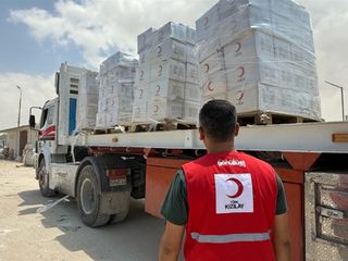 Türk Kızılay’dan Gazze’ye 165 tırlık gıda yardımı