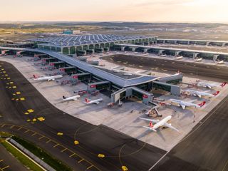 İstanbul ve Antalya havalimanlarında çifte rekora imza atıldı