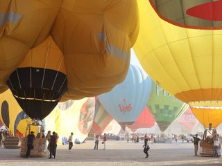 Nevşehir'de Balon Festivali başladı: 27 ülkeden 38 balon gökyüzünü süsledi