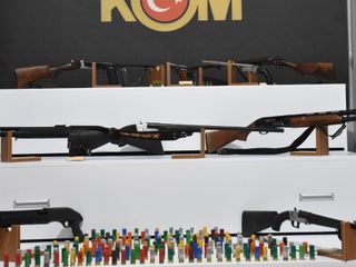 Niğde ve Nevşehir'de eş zamanlı ruhsatsız silah operasyonu: 9 gözaltı