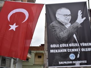 Eski Bakan Mustafa Demir, Trabzon'da son yolculuğuna uğurlandı