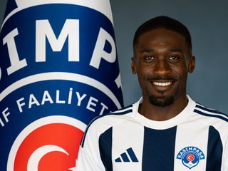 Kasımpaşa, Godfried Frimpong'a imzayı attırdı