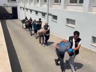 Adana'da uyuşturucu satıcıları ifadeleriyle şaşırttı: 5 tutuklama