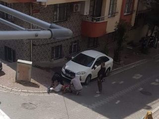 İstanbul'da televizyon çalan şahsı yakalayıp polise teslim etti: Hırsız firarı çıktı