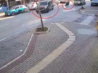 Bursa'da sinyal vermeden döndü, kaza yaptı