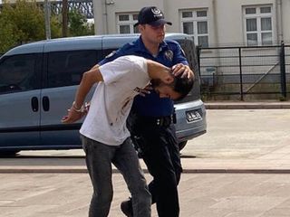 Tekirdağ'da uyuşturucu ile yakalandı: Polisin serçe parmağını ısırıp kopardı