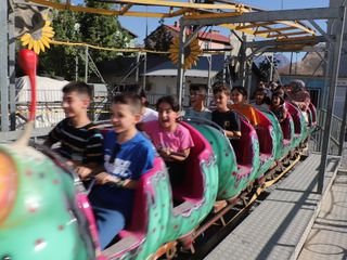 Hakkari'de çocukların lunapark sevinci