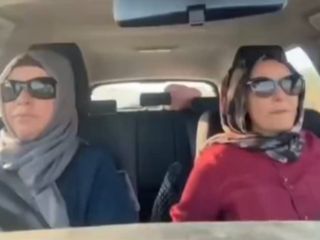 Sürücü kursu hocası, sürücü adayına namaz adabıyla taktik verdi