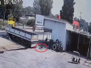 Mersin'de tırın altında kalan 16 yaşındaki işçi, hayatını kaybetti