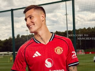 Manchester United, Benjamin Sesko’yu renklerine bağladı