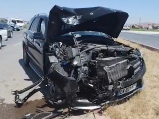Aksaray'da 3 araç çarpıştı: 2'si çocuk 5 yaralı