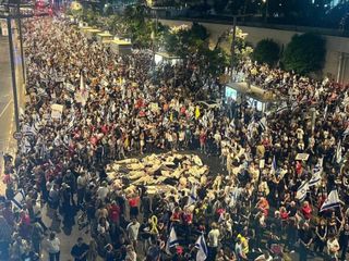 İsrail’de hükümet karşıtı gösteriler alevleniyor: On binlerce kişi katıldı