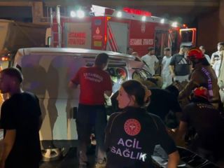 İstanbul'da alkollü sürücünün kullandığı araç kamyonete çarptı: 3 yaralı