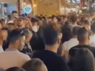 Tatil beldelerindeki araç ve insan yoğunluğu, çile haline geldi