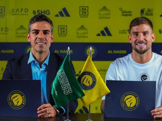 Al Nassr, Inigo Martinez'i renklerine bağladı