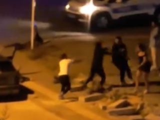 Bursa'da gençler arasında kavga: Cadde boks ringine döndü