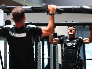 Beşiktaş günün ikinci antrenmanını salonda yaptı