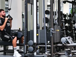 Beşiktaş günün ikinci antrenmanını salonda yaptı