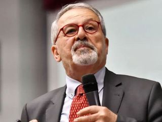Balıkesir'de şiddetli deprem! Naci Görür: Daha büyüğü olacağını sanmıyorum