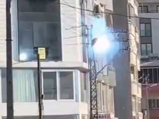 Hatay'da aşırı sıcaklarla birlikte elektrik hatlarında patlama