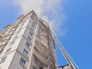 Kayseri'de 14 katlı bir binada yangın