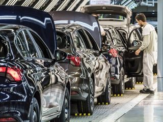 Otomotiv devleri birleşiyor! Ortak araç üretilecek
