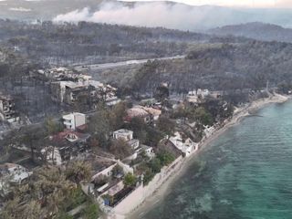 Çanakkale'de yanan villalar görüntülendi