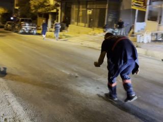 Hatay'da kazada kopan parmağı, gece karanlığında aradılar