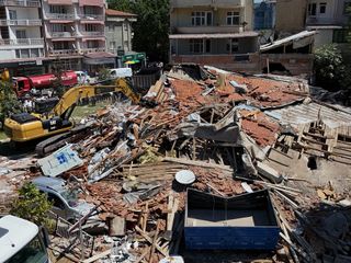 Balıkesir'de depremde yıkılan binanın sahibi tutuklandı