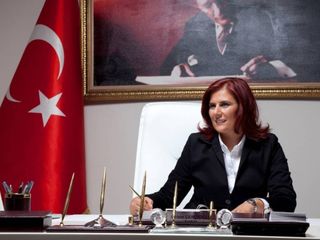 Aydın Büyükşehir Belediye Başkanı Özlem Çerçioğlu ve 3 ilçe belediye başkanı AK Parti yolunda