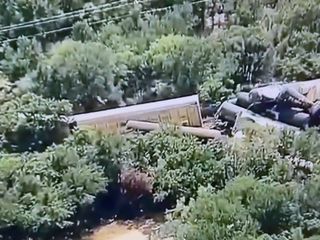 ABD'de büyük facia:  35 vagonlu bir tren raydan çıkıp devrildi