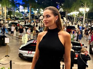 Fahriye Evcen ve Burak Özçivit'in evliliğinde kriz var! Soyadını sildi