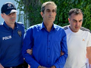 Adana'da miras yüzünden yeğenini dövdü