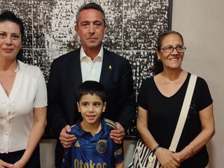 Fenerbahçe, lösemi hastası Rüzgar’ı stadyumda ağırladı