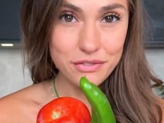 'Menemen soğanlı mı soğansız mı olur' tartışması yeniden gündemde