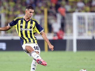 Fenerbahçe'ye Mert Müldür'den kötü haber
