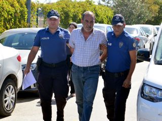 Adana'da yaya geçidinde motosiklet sürücüsünün ölümüne neden olan taksici yakalandı