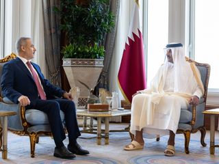 Hakan Fidan, Doha'da Katar Emiri Hamad Al Sani tarafından kabul edildi.