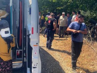 Düzce'de fındık işçilerini taşıyan traktör devrildi