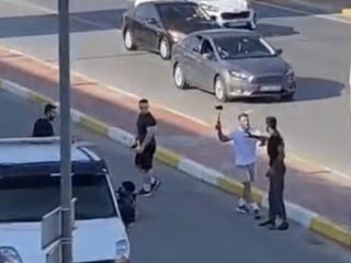 Sakarya'da trafikte tartışma: Çekiç ve sopalar ile saldırdılar